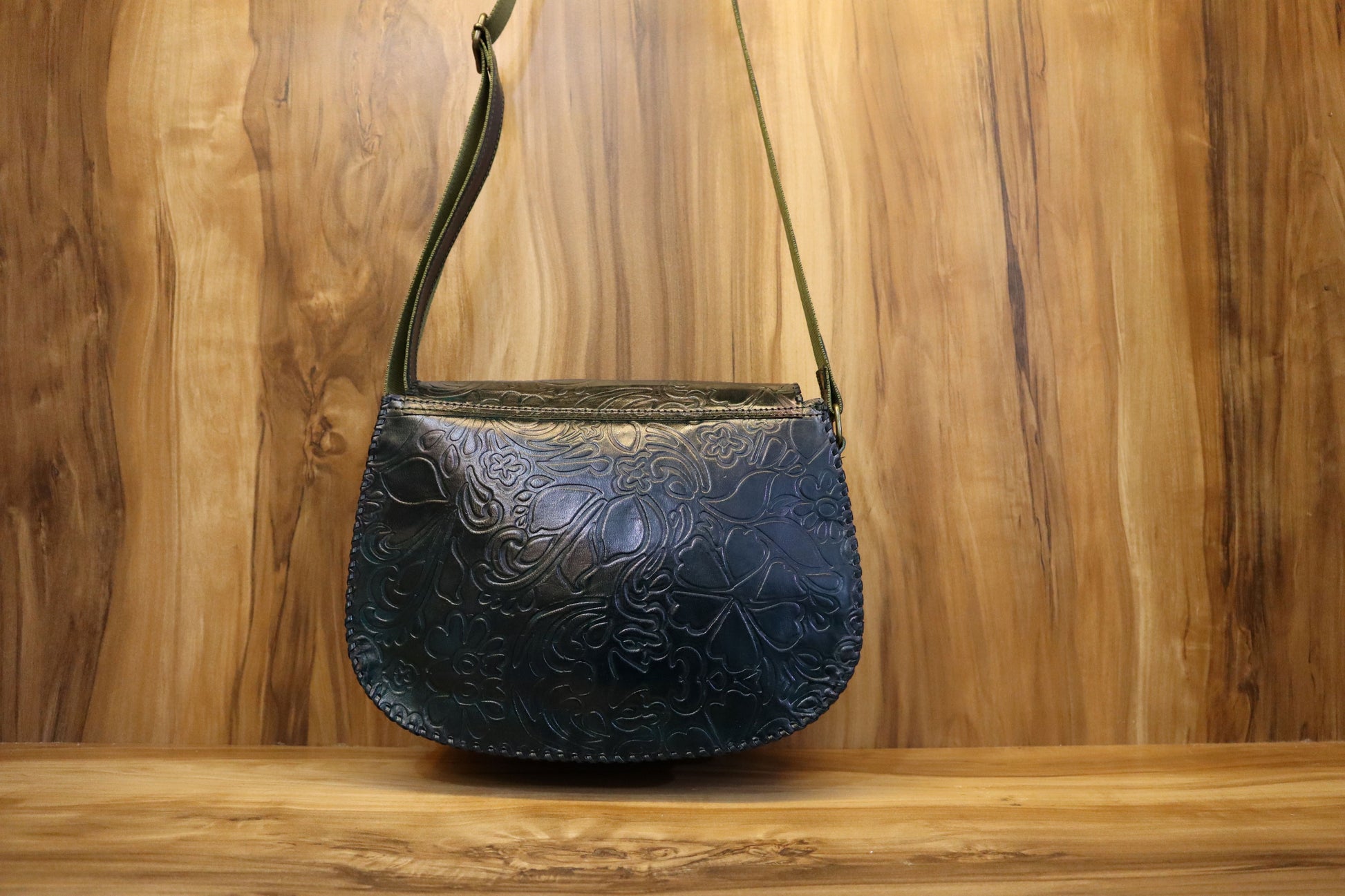 Classic Genuine Leather Sling Bag for Everyday Carry