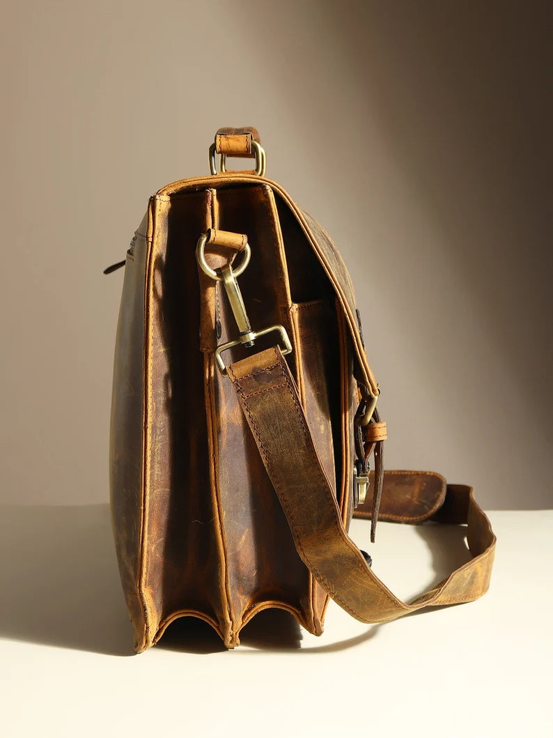 Premium Full-Grain Leather Messenger Bag – Laptop & Work Ready
