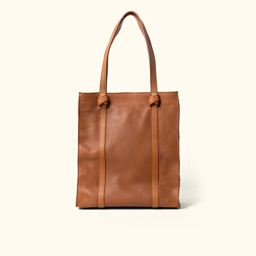 Elegant Everyday Tote – Full-Grain Leather Craftsmanship
