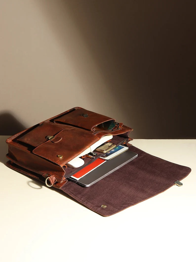 Retro Leather Courier Bag – Distressed Finish for Timeless Style