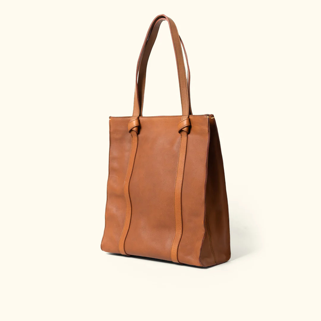 Elegant Everyday Tote – Full-Grain Leather Craftsmanship