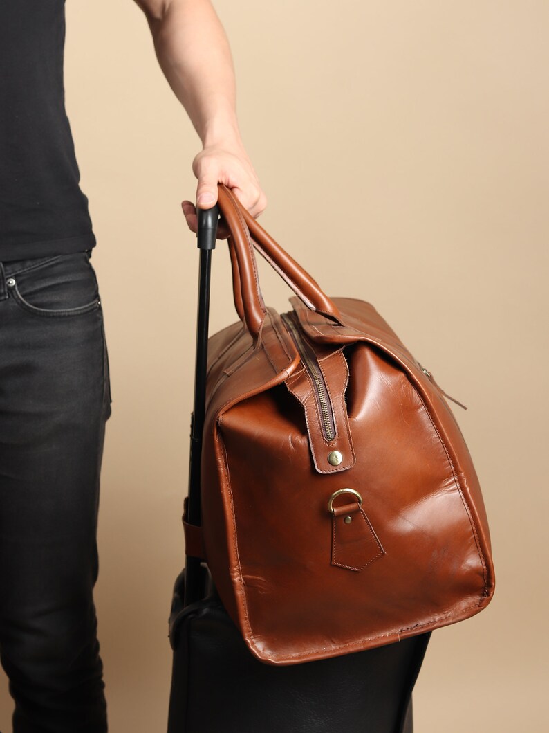Men’s Leather Travel Duffle Bag – Elegant & Durable
