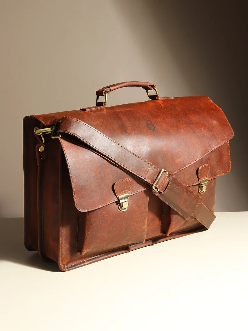 Retro Leather Courier Bag – Distressed Finish for Timeless Style