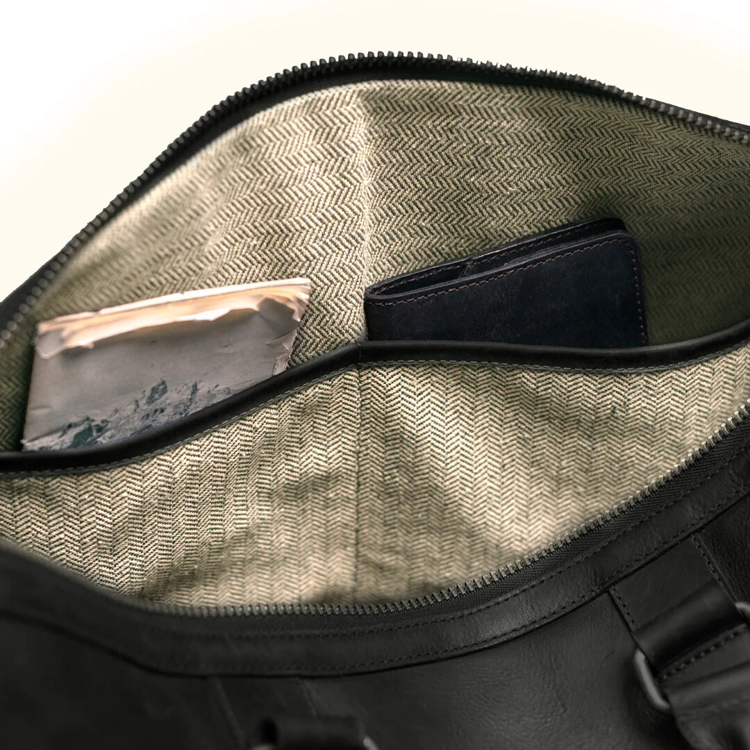 Premium Genuine Leather Duffle Bag – Timeless Travel Companion