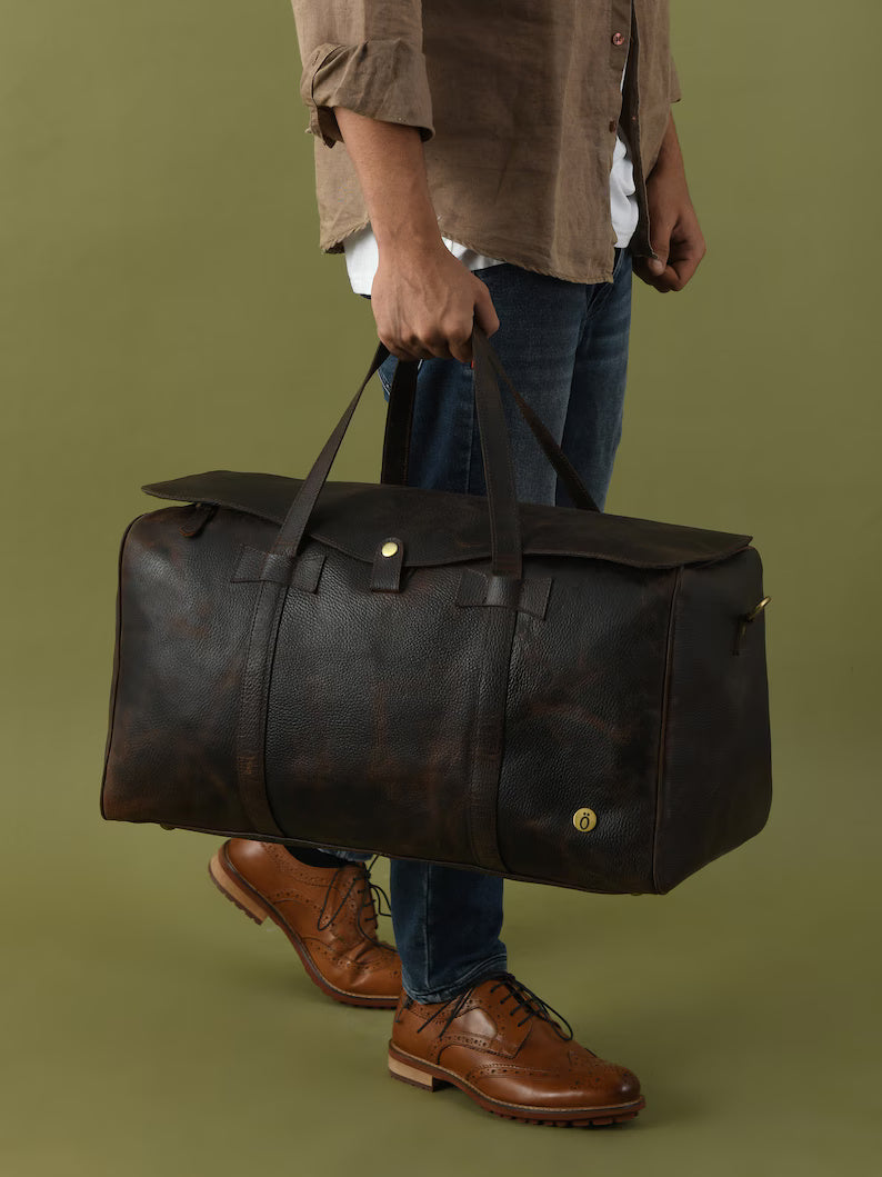 Full-Grain Leather Duffle – Timeless & Long-Lasting