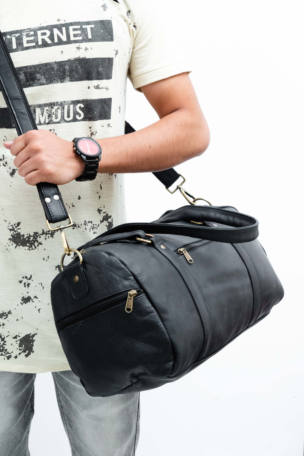 Unisex Leather Duffle – For Business or Weekend Trips