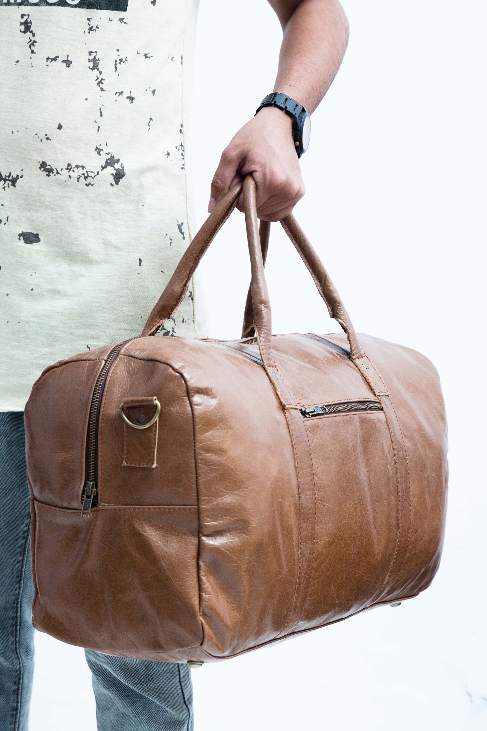 Unisex Leather Duffle – For Business or Weekend Trips