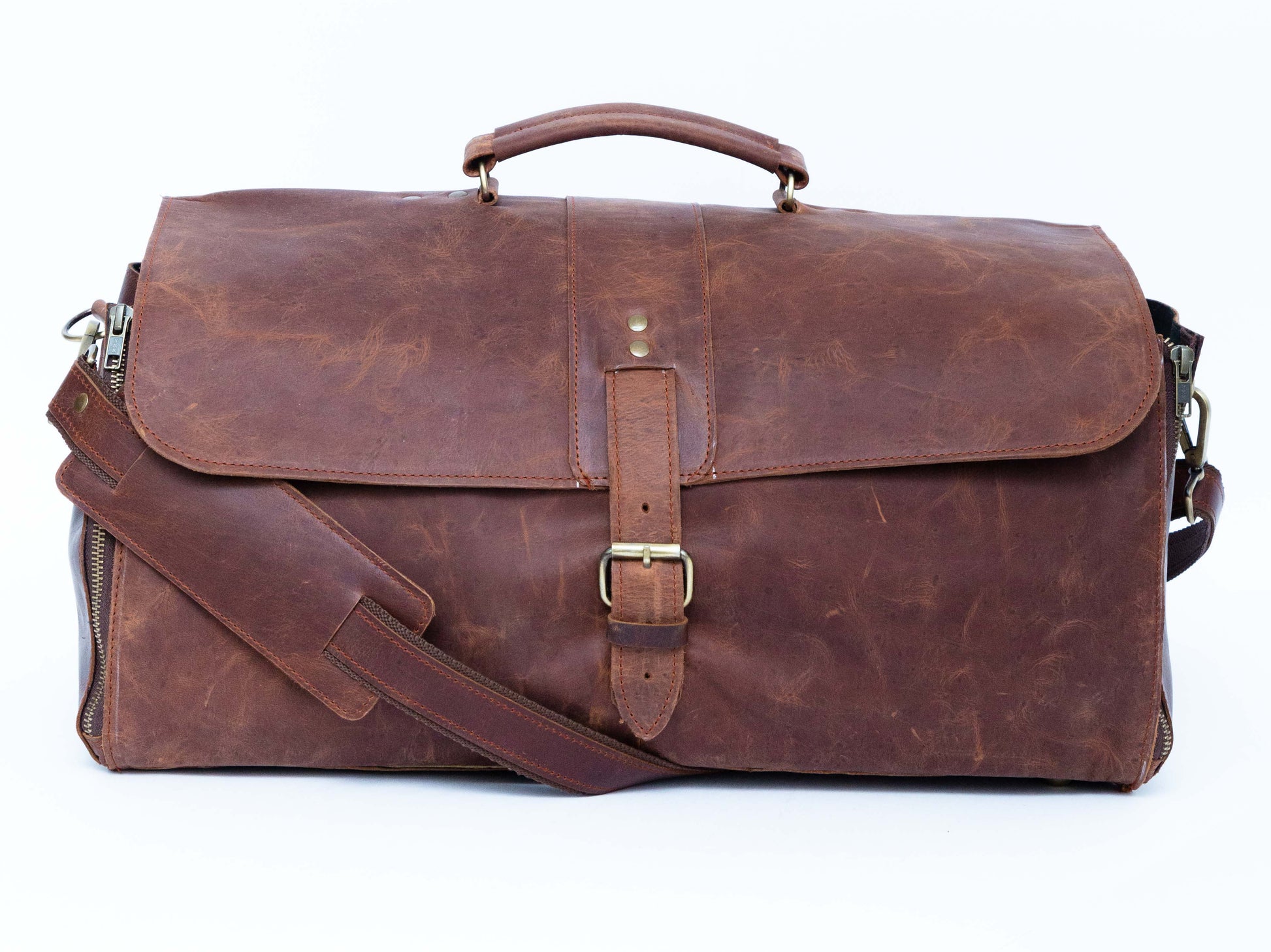 Classic Leather Overnight Bag – Durable & Elegant