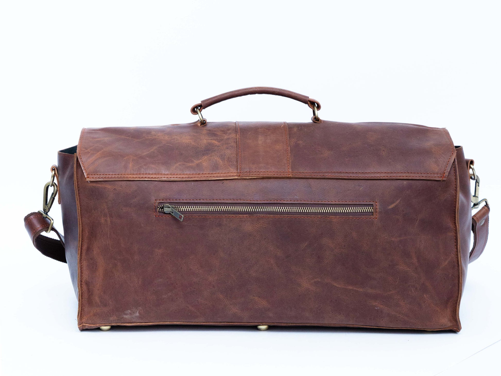 Classic Leather Overnight Bag – Durable & Elegant