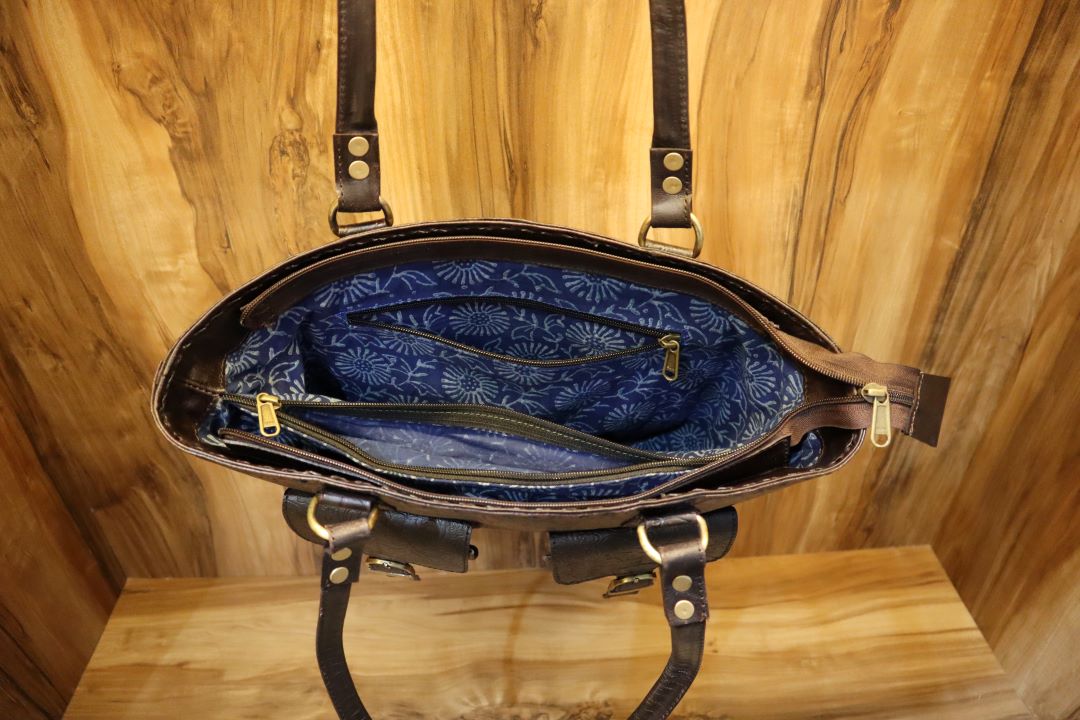 Genuine Leather Tote Bag – Timeless Everyday Carryall