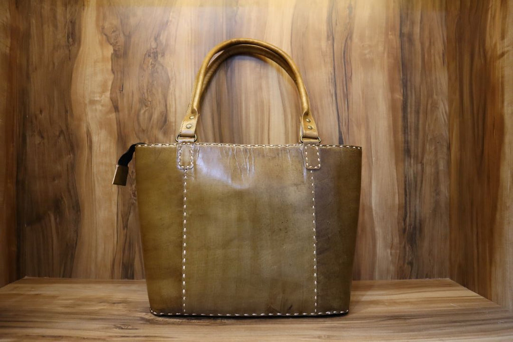 Premium Leather Shoulder Tote – Stylish Handbag for Everyday Use