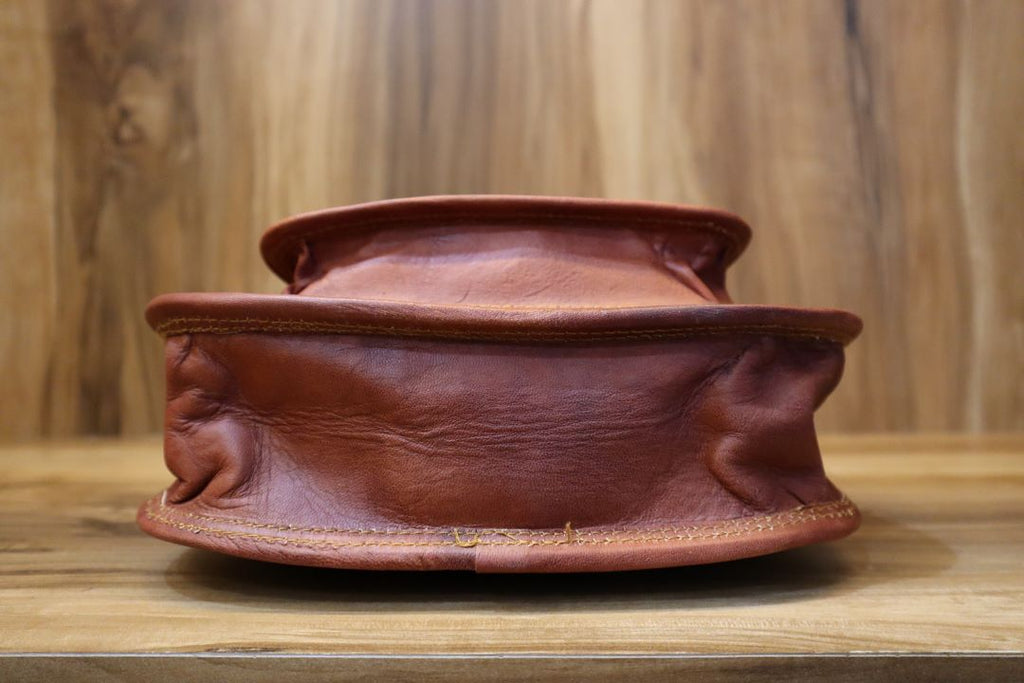 Minimalist Leather Sling Bag – Vintage Style, Modern Fit