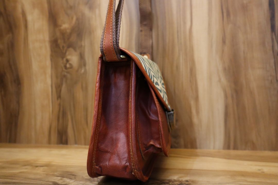 Classic Genuine Leather Crossbody Sling Bag