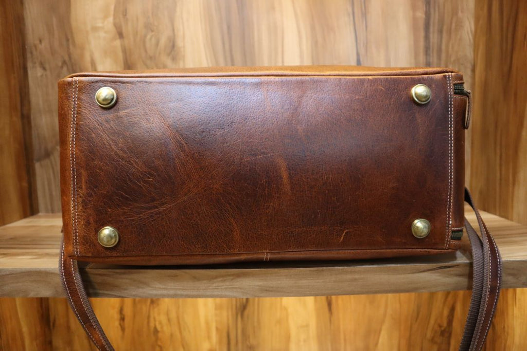 Handmade Leather Overnight Bag – Timeless & Elegant