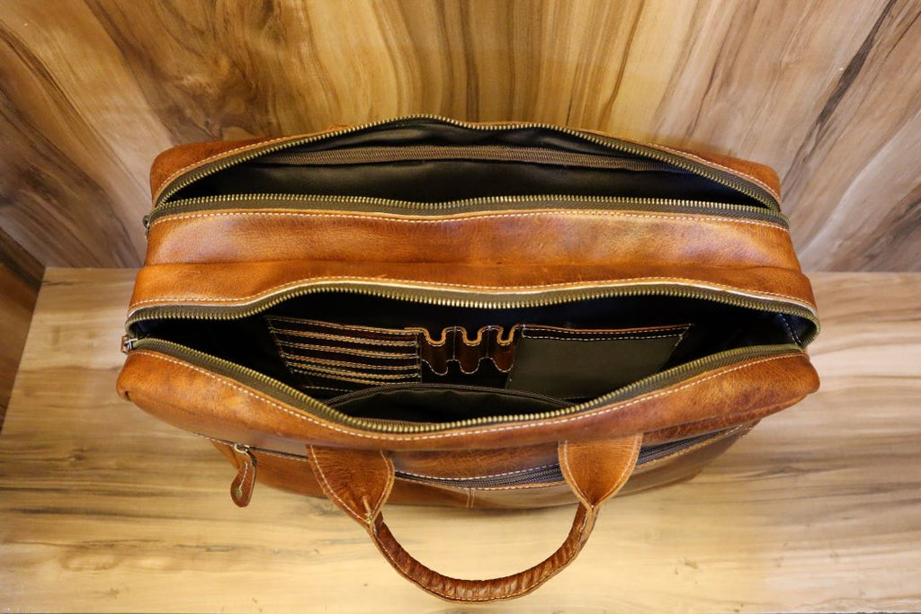 Vintage-Inspired Leather Messenger Bag – Rustic Brown